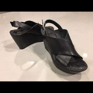 Born Platform Sandals